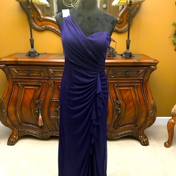 Xscape Dresses & Skirts - Xscape size 12 purple special occasion gown